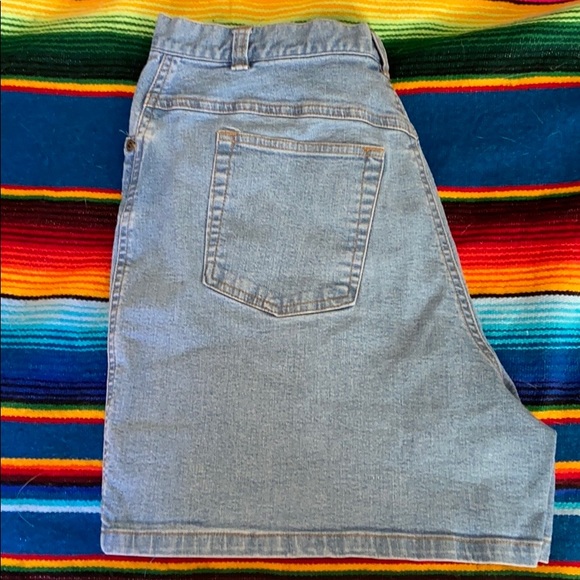 Vintage High-Waisted Shorts 🌻 - Picture 3 of 6